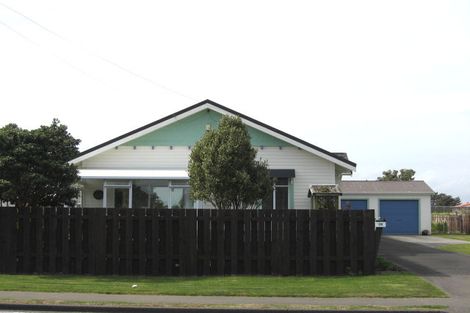 Photo of property in 14 Polson Street, Castlecliff, Whanganui, 4501