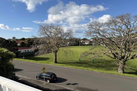 Photo of property in 21 Cambridge Terrace, Devonport, Auckland, 0624