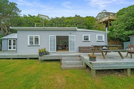 Photo of property in 143 Seatoun Heights Road, Miramar, Wellington, 6022