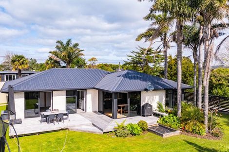 Photo of property in 17 Pearson Street, Mangawhai, 0505