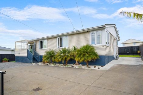 Photo of property in 236 Whitney Street, Blockhouse Bay, Auckland, 0600