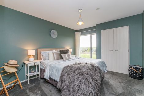 Photo of property in 62 Kereru Drive, Turitea, Palmerston North, 4472