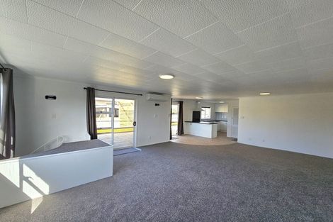 Photo of property in 10 Paritutu Road, Spotswood, New Plymouth, 4310