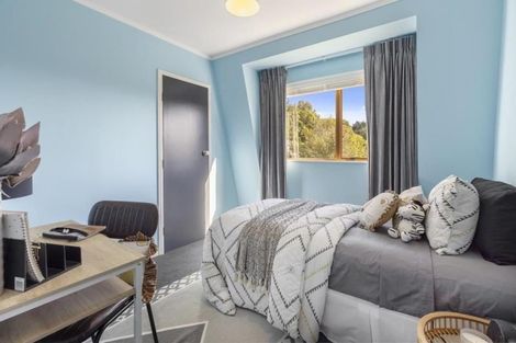 Photo of property in 85 Churton Drive, Churton Park, Wellington, 6037