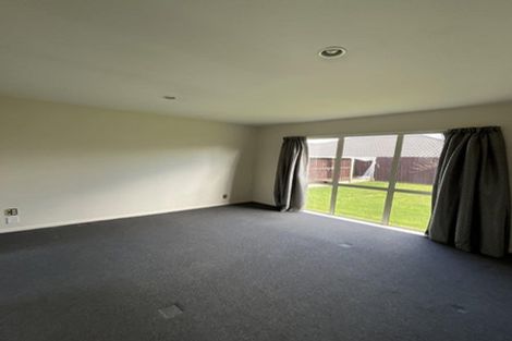 Photo of property in 6 Blue Gum Place, New Brighton, Christchurch, 8083