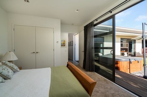 Photo of property in 9 Pukenamu Road, Rainbow Point, Taupo, 3330