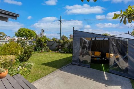 Photo of property in 28 Waitikiri Drive, Parklands, Christchurch, 8083
