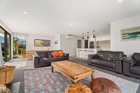 Photo of property in 15 Pennycook Place, Lake Hawea, Wanaka, 9382