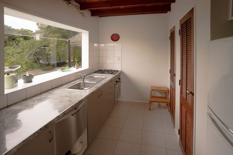 Photo of property in 2/15b Nandana Drive, Glen Eden, Auckland, 0602