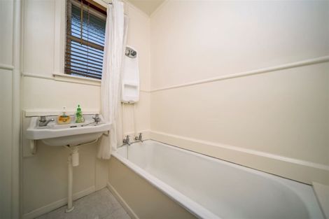 Photo of property in 68 Parsons Street, Frankleigh Park, New Plymouth, 4310