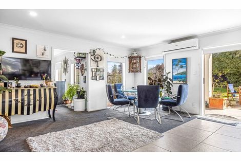 Photo of property in 20 Linkwater Way, Parklands, Christchurch, 8083