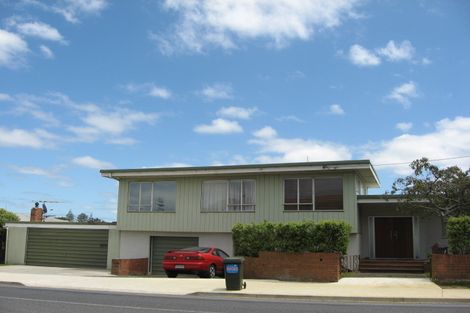 Photo of property in 2 Prospect Terrace, Pukekohe, 2120