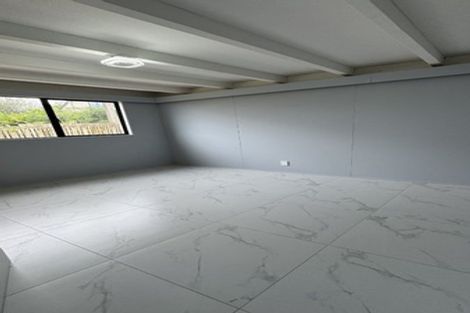 Photo of property in 37b Wade River Road, Stanmore Bay, Whangaparaoa, 0932