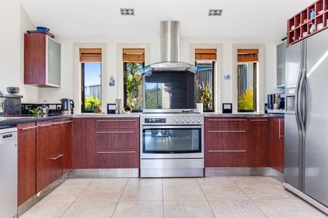 Photo of property in 16 Kahurangi Heights, Aotea, Porirua, 5024