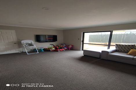 Photo of property in 12 Tavua Lane, Ranui, Auckland, 0612