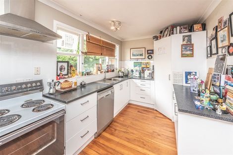 Photo of property in 23 Wairere Road, Bastia Hill, Whanganui, 4500