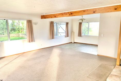Photo of property in 1024 East Coast Road, Fairview Heights, Auckland, 0630