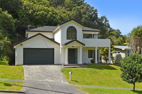 Photo of property in 72 Dowse Drive, Maungaraki, Lower Hutt, 5010