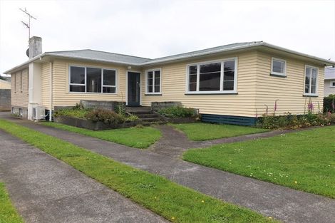 Photo of property in 5 Turakina Street, Merrilands, New Plymouth, 4312