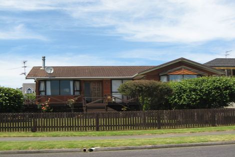 Photo of property in 42 Torkar Road, Clarks Beach, 2122