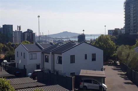 Photo of property in Greenwich Apartments, 13/3 Burton Street, Grafton, Auckland, 1010