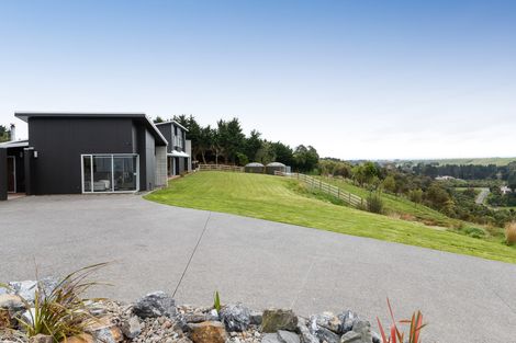 Photo of property in 62 Kereru Drive, Turitea, Palmerston North, 4472