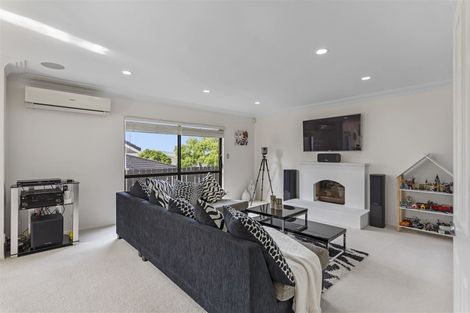 Photo of property in 3 Citation Way, Botany Downs, Auckland, 2010