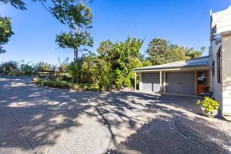 Photo of property in 115 Wilson Road, South Head, Helensville, 0874