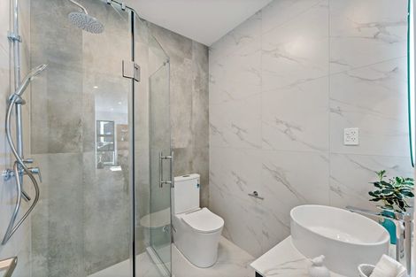 Photo of property in 20 Mara Way, Sunnyvale, Auckland, 0612