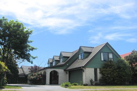 Photo of property in 68 Lake Terrace Road, Burwood, Christchurch, 8061