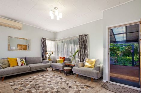 Photo of property in 3 Garcia Place, West Harbour, Auckland, 0618