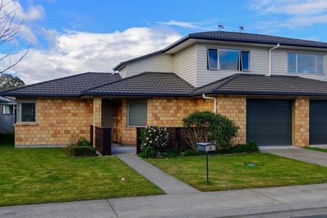 Photo of property in 8/64 Kawaha Point Road, Kawaha Point, Rotorua, 3010