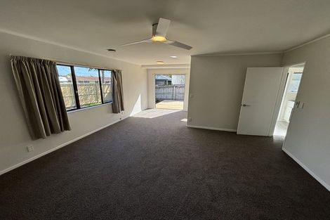 Photo of property in 2a Nukumea Common, Orewa, 0931