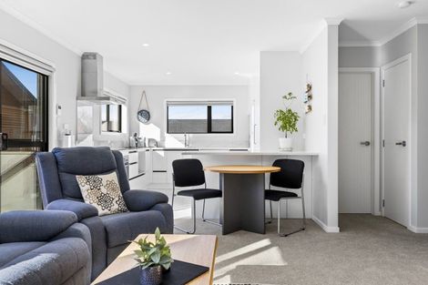 Photo of property in 11 Winnie Close, Acacia Bay, Taupo, 3330
