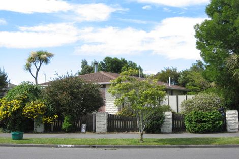 Photo of property in 22 Royal Park Drive, Parklands, Christchurch, 8083