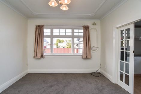 Photo of property in 168 Macandrew Road, South Dunedin, Dunedin, 9012