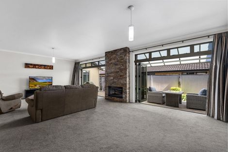 Photo of property in 1 Tarn Close, Pyes Pa, Tauranga, 3112