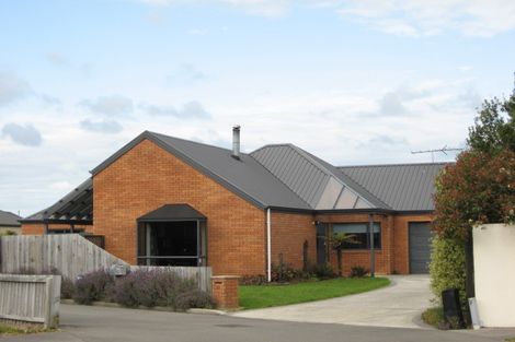 Photo of property in 12 Lowe Place, Rangiora, 7400