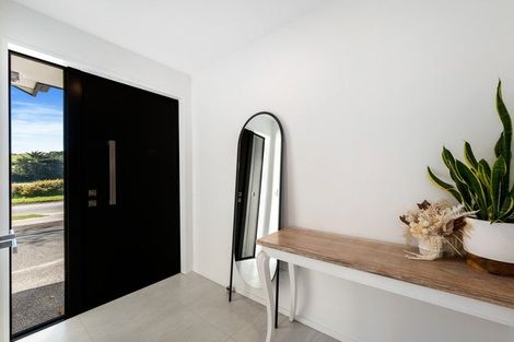 Photo of property in 17 Sutherlands Road, Halswell, Christchurch, 8025