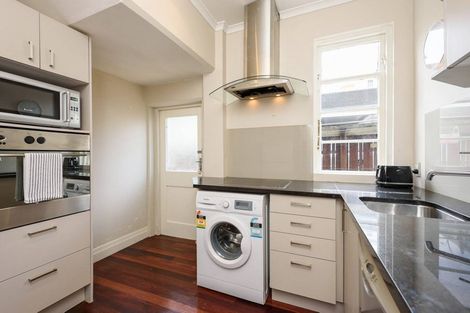 Photo of property in Norton Flats, 2/302 Willis Street, Aro Valley, Wellington, 6011