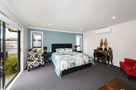 Photo of property in 25 Trump Place, Kelvin Grove, Palmerston North, 4414