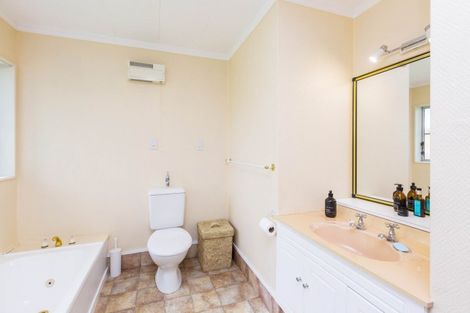 Photo of property in 4 Roband Crescent, Brown Owl, Upper Hutt, 5018