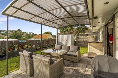 Photo of property in 1 Waiuta Street, Titahi Bay, Porirua, 5022