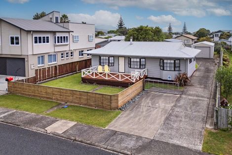 Photo of property in 3 Poplar Street, Whitianga, 3510