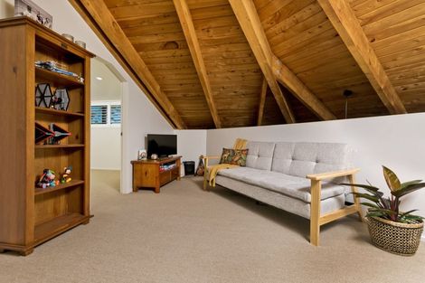 Photo of property in 14 Remu Place, Greenhithe, Auckland, 0632