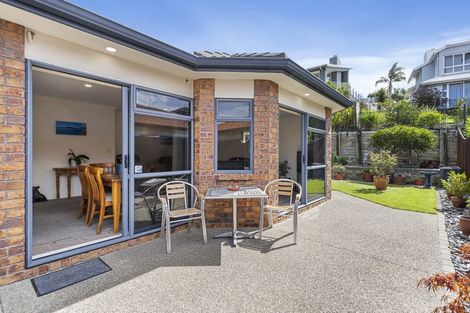 Photo of property in 44 Chesterfield Way, Orewa, 0931