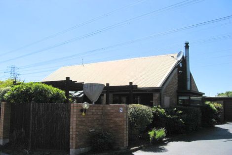 Photo of property in 5 Yarrum Lane Avonhead Christchurch City