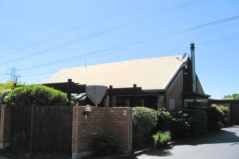 Photo of property in 5 Yarrum Lane, Avonhead, Christchurch, 8042