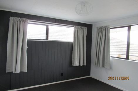 Photo of property in 17 Oreil Avenue, West Harbour, Auckland, 0618