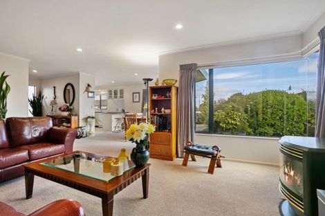 Photo of property in 32 Balmoral Drive, Hilltop, Taupo, 3330